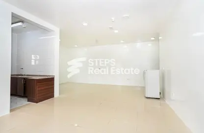 Staff Accommodation - Studio for rent in East Industrial Street - Birkat Al Awamer - Al Wakra