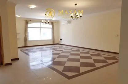 Empty Room image for: Compound - 5 Bedrooms - 5 Bathrooms for rent in Old Al Rayyan - Al Rayyan - Doha, Image 1