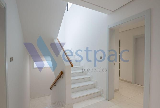 987049 - Property Image 3