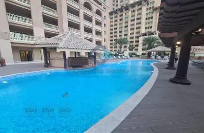 صورة لـ حوض سباحة شقة - 2 غرف نوم - 3 حمامات للايجار في طريق بورتو الشرقي - بورتو أرابيا - جزيرة اللؤلؤة - الدوحة ، صورة رقم 1