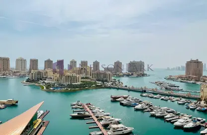 شقة - 3 غرف نوم - 4 حمامات للايجار في طريق بورتو الشرقي - بورتو أرابيا - جزيرة اللؤلؤة - الدوحة