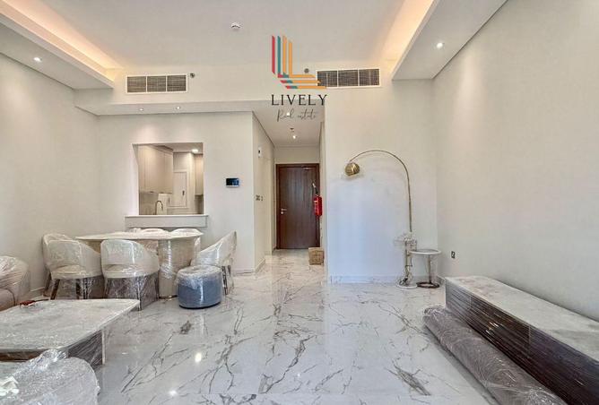 988487 - Property Image 2