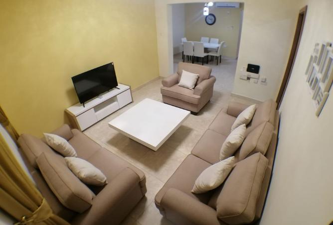 954034 - Property Image 2