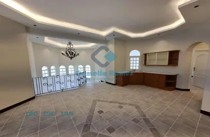 فيلا - 8 غرف نوم - 8 حمامات للايجار في شارع الحمرا - الثمامة - الدوحة