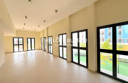 Apartment - 3 Bedrooms - 4 Bathrooms for rent in Carnaval - Qanat Quartier - The Pearl Island - Doha