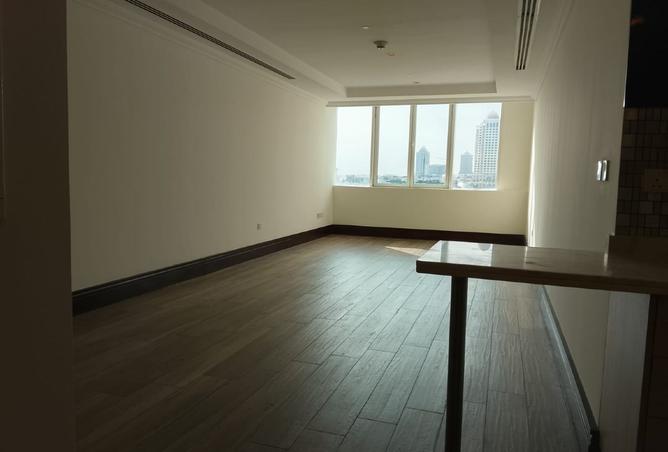 988220 - Property Image 2