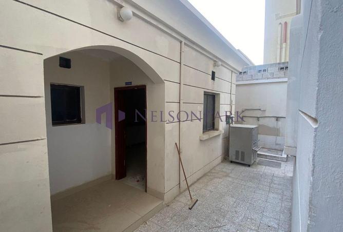 985391 - Property Image 3