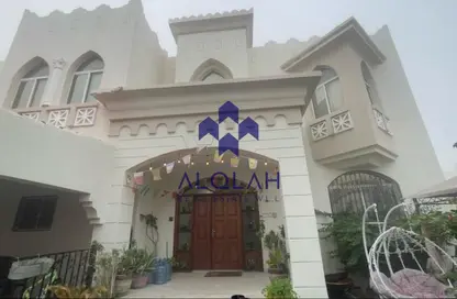 Villa - 4 Bedrooms - 5 Bathrooms for rent in Souk Al gharaffa - Al Gharrafa - Doha