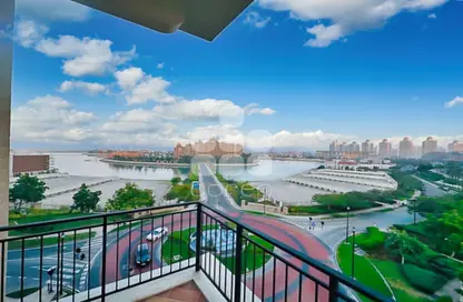 Apartment - 1 Bedroom - 2 Bathrooms for rent in Carnaval - Qanat Quartier - The Pearl Island - Doha
