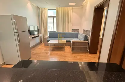 شقة - غرفة نوم - 2 حمامات للايجار في شارع السد - السد - الدوحة شقة - غرفة نوم - 2 حمامات للايجار في شارع السد - السد - الدوحة