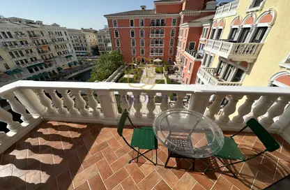 Apartment - 2 Bedrooms - 3 Bathrooms for rent in Carnaval - Qanat Quartier - The Pearl Island - Doha