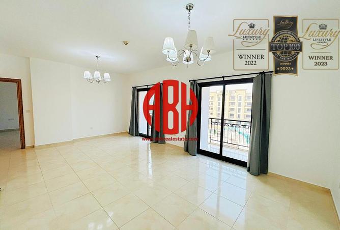 958891 - Property Image 2