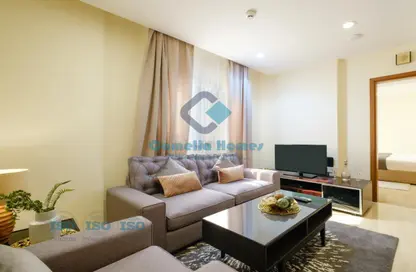 Living Room image for: Apartment - 2 Bedrooms - 3 Bathrooms for rent in Fereej Bin Mahmoud North - Fereej Bin Mahmoud - Doha, Image 1