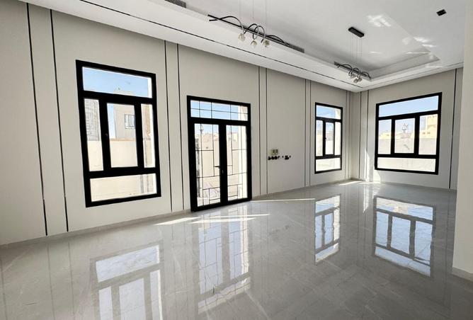 1004714 - Property Image 3