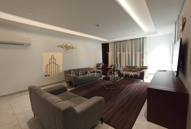 943171 - Property Image 2