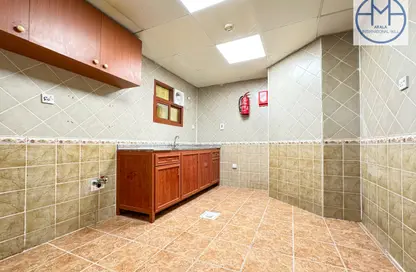 Apartment - 3 Bedrooms - 3 Bathrooms for rent in Bin Omran 35 - Fereej Bin Omran - Doha