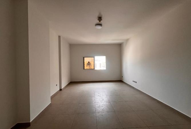884295 - Property Image 2