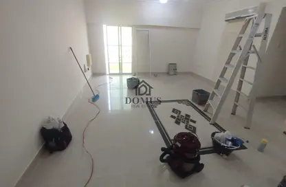 Apartment - 3 Bedrooms - 3 Bathrooms for rent in Thabit Bin Zaid Street - Al Mansoura - Doha