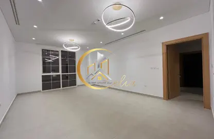 Apartment - 2 Bedrooms - 4 Bathrooms for rent in Floresta Gardens - Floresta Gardens - The Pearl Island - Doha