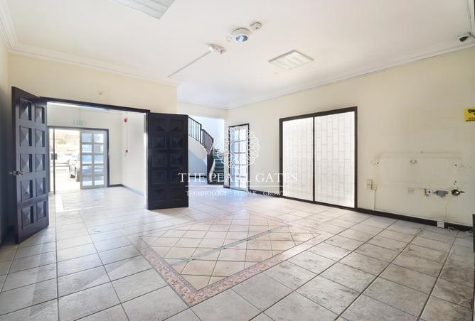 933642 - Property Main Image