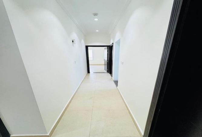 950165 - Property Image 3