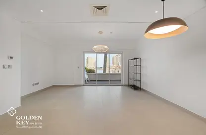 Apartment - 2 Bedrooms - 3 Bathrooms for rent in Viva East - Viva Bahriyah - The Pearl Island - Doha