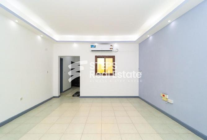 932352 - Property Image 2