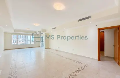 Apartment - 1 Bedroom - 2 Bathrooms for rent in West Porto Drive - Porto Arabia - The Pearl Island - Doha
