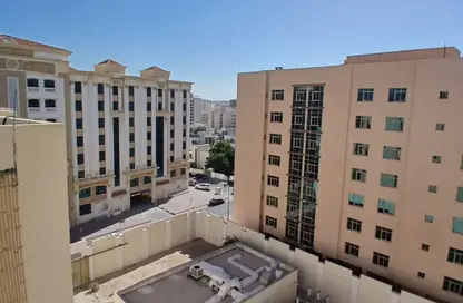 شقة - 3 غرف نوم - 4 حمامات للايجار في شارع الجزيره - فريج بن محمود الشمالي - فريج بن محمود - الدوحة