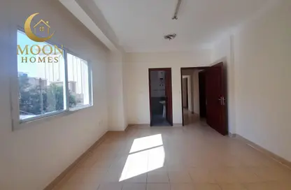 Apartment - 2 Bedrooms - 2 Bathrooms for rent in Umm Ghwailina Comm - Umm Ghuwalina - Umm Ghuwailina - Doha