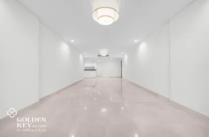 Apartment - 3 Bedrooms - 4 Bathrooms for rent in Viva East - Viva Bahriyah - The Pearl Island - Doha