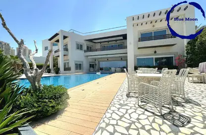 فيلا - 6 غرف نوم - 8 حمامات للايجار في طريق بورتو الغربي - بورتو أرابيا - جزيرة اللؤلؤة - الدوحة