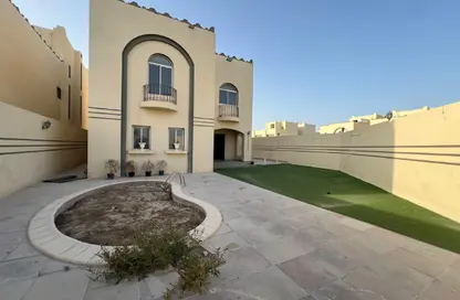 Villa - 6 Bedrooms - 7 Bathrooms for rent in Al Kheesa - Al Kheesa - Umm Salal Mohammed