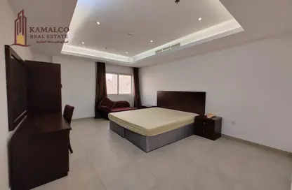 Apartment - 2 Bedrooms - 2 Bathrooms for rent in Umm Ghwailina Comm - Umm Ghuwalina - Umm Ghuwailina - Doha