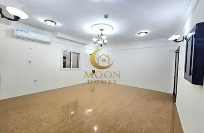 شقة - غرفة نوم - 1 حمام للايجار في ام غوالينا تجارية - ام غويلينا - أم غويلينا - الدوحة