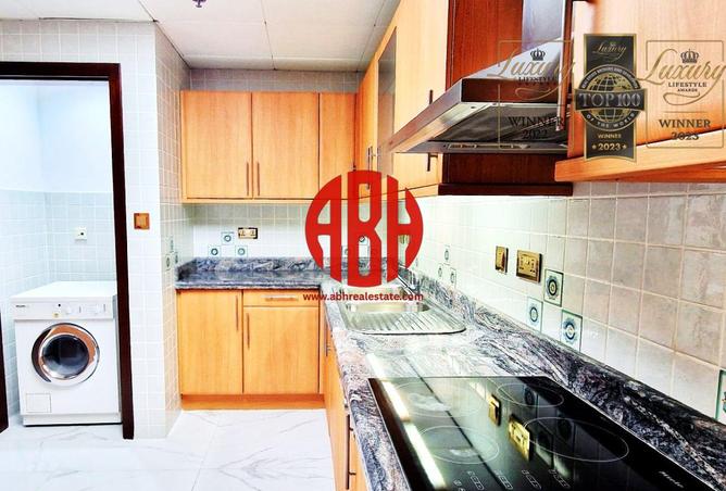 989120 - Property Image 3