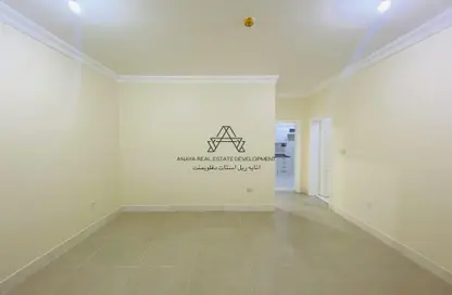 شقة - 2 غرف نوم - 2 حمامات للايجار في النصر - الدوحة