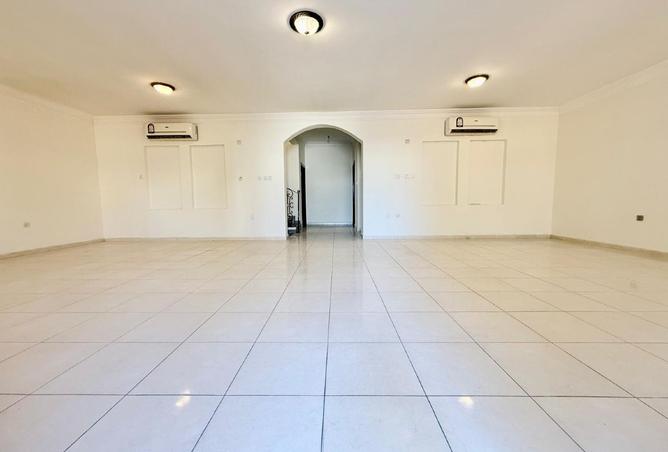 966398 - Property Image 3