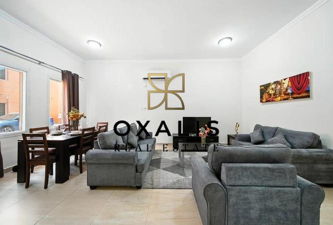 929425 - Property Image 2