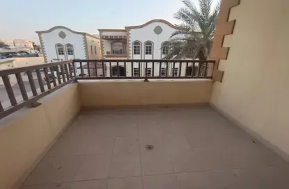 مجمع سكني - 4 غرف نوم - 5 حمامات للايجار في شارع النعيجة - غرب الهلال - الهلال - الدوحة