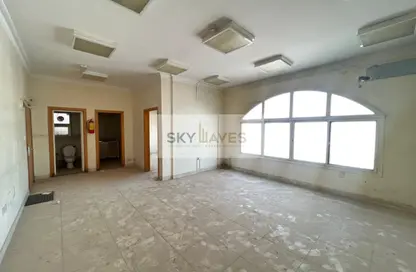 Office Space - Studio - 1 Bathroom for rent in Industrial Area 5 - Industrial Area - Industrial Area - Doha