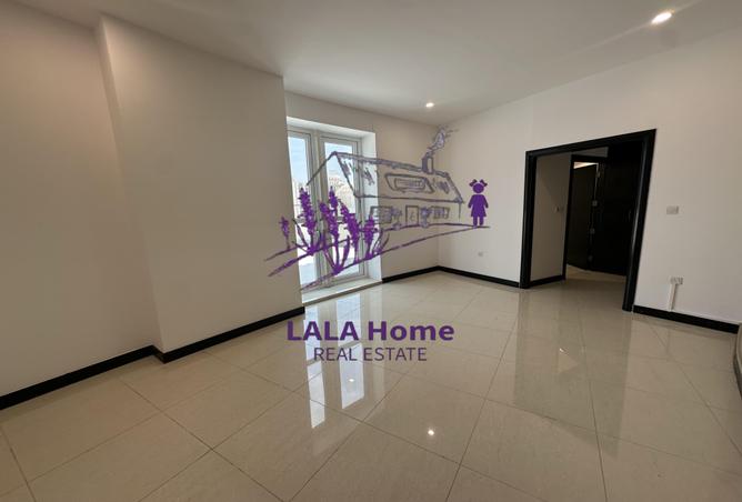 856175 - Property Image 3