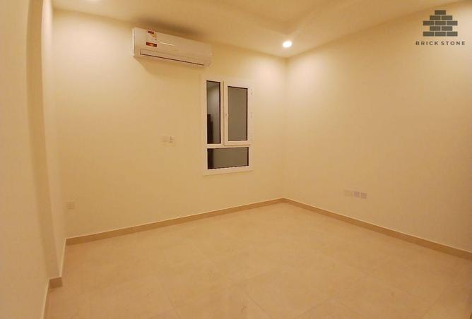 904605 - Property Image 3