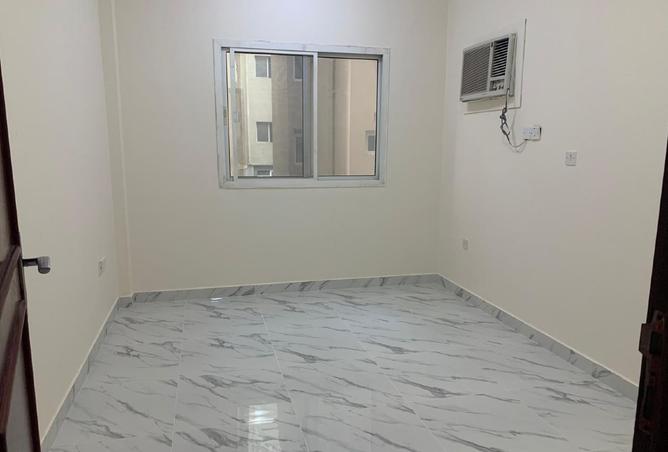 956180 - Property Image 2