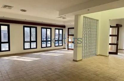 مجمع سكني - 4 غرف نوم - 5 حمامات للايجار في 35 بن عمران - فريج بن عمران - الدوحة