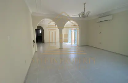 مجمع سكني - 5 غرف نوم - 5 حمامات للايجار في الثمامة - الثمامة - الدوحة