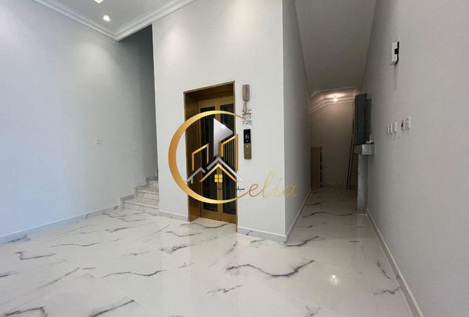 942239 - Property Image 3