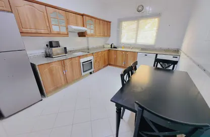 Apartment - 2 Bedrooms - 2 Bathrooms for rent in Bin Omran - Fereej Bin Omran - Doha