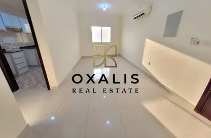 شقة - 2 غرف نوم - 2 حمامات للايجار في شارع المنارة - السد - الدوحة