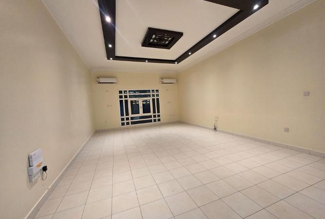 964954 - Property Image 2